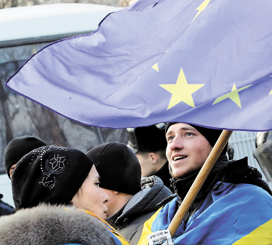 Українці вистраждали свою євроінтеграцію на Євромайдані. Фото Володимира ЗАЇКИ