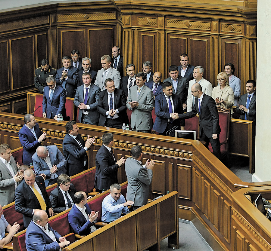 Уряд Арсенія Яценюка продовжує працювати. Фото Володимира ЗAЇКИ
