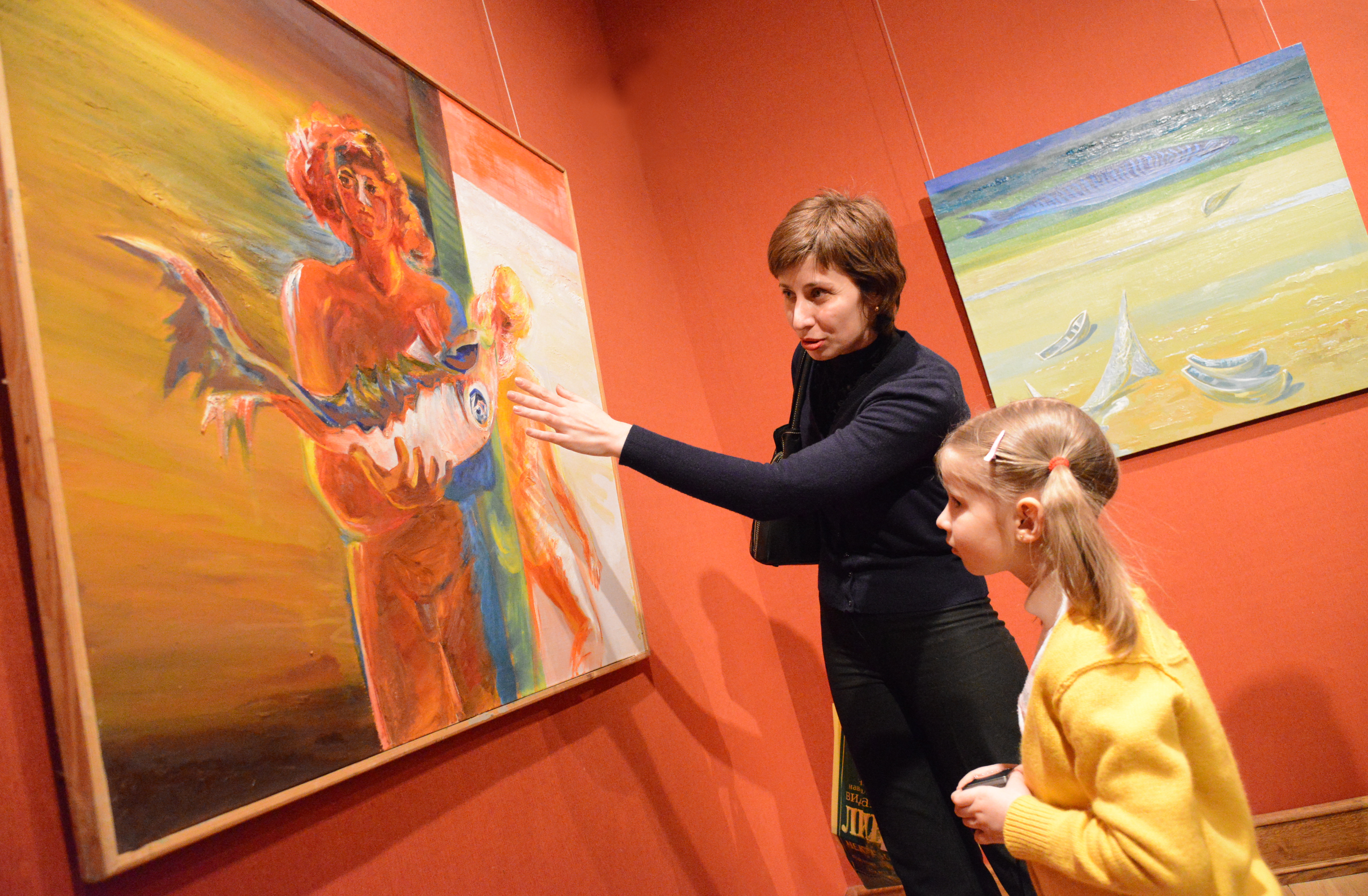 Художниця фактично відкриває тему Норвегії в українському мистецтві. Фото Володимира ЗАЇКИ