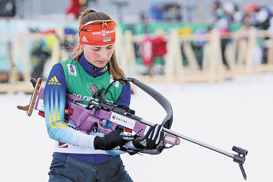 Юлія Журавок жодного разу не промахнулася, а Ганна Кривоніс, навіть схибивши, прибігла першою. Фото з сайту biathlon.com.ua