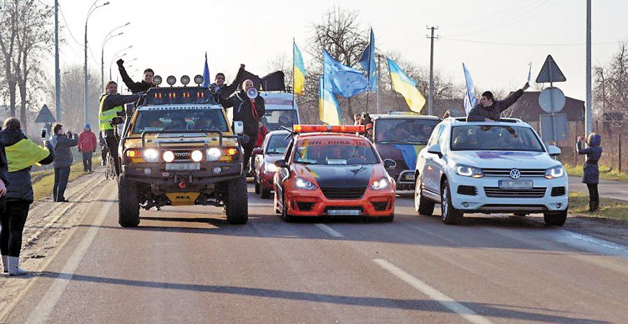 Автомайданівців, які брали участь у мирних акціях протесту, пізніше незаконно позбавляли права керування транспортом. Фото з сайту uainfo.org 