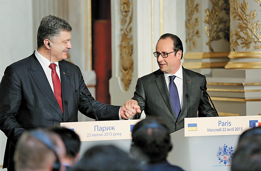 Франсуа Олланд (праворуч) обіцяє до літа ратифікувати Угоду про асоціацію України з ЄС. Фото Михайла ПАЛІНЧАКА
