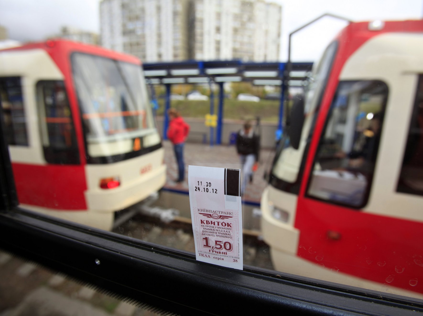 Місцева влада матиме повне право корегувати ціни за проїзд у комунальному транспорті. Фото УНIAН