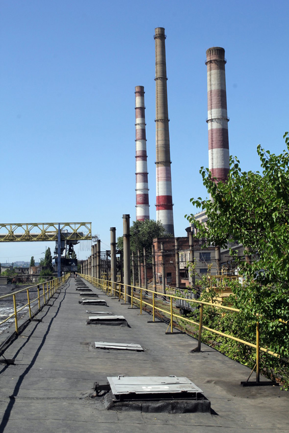 Зупинка роботи Придніпровської ТЕС через брак вугілля марки «А» — один із прикладів кризи в галузі. Фото УНІАН 