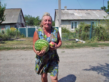 Марія Миколаївна вважає, що без сусідів не вижила б. Фото автора
