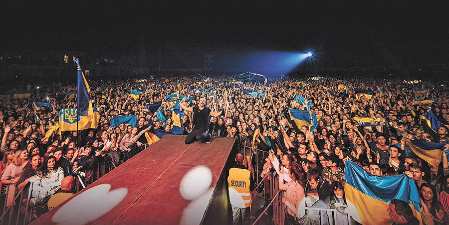 На концерт «океанів» у Краматорську з’їхалося майже 50 тисяч жителів з усіх прифронтових територій. Фото з сайту tabloid.pravda.com 