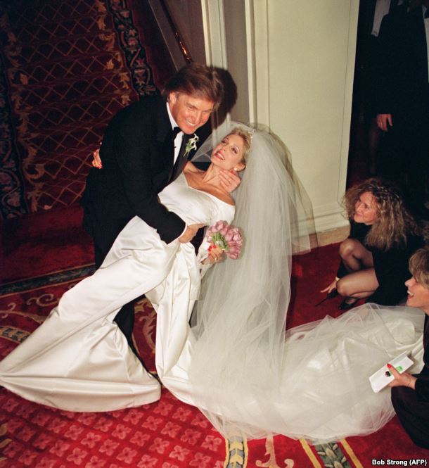 Потім був шлюб із акторкою і моделлю Марлою Мейплз у 1993 році
