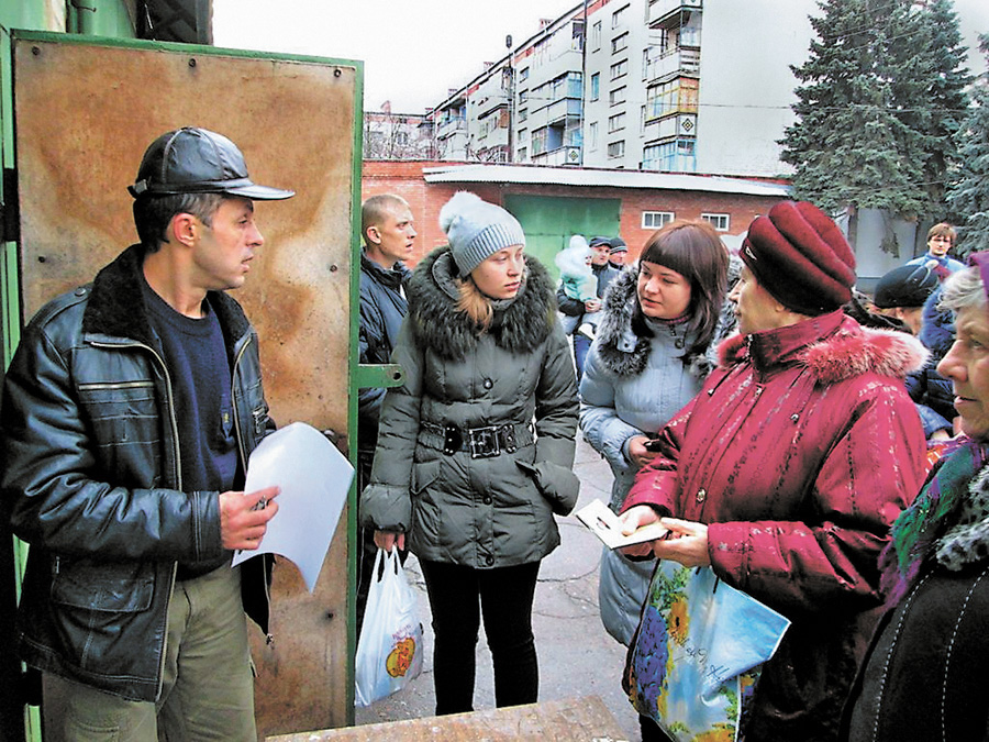 Щотижня в управління праці та соцзахисту населення Луганської області звертаються близько 150 переселенців. Фото з сайту 0642.ua