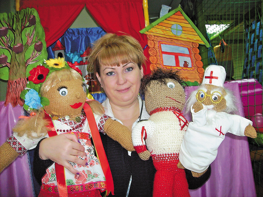 Для виготовлення ляльки з колготок сина Вікторії Соболенко вистачило двох днів. Фото автора