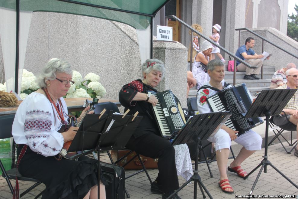 Для відвідувачів фестивалю наживо лунала українська музика