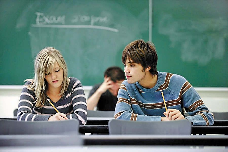 90% студентів у тій чи іншій формі використовують плагіат. Фото з сайту lovelinesfromgod.blogspot.com