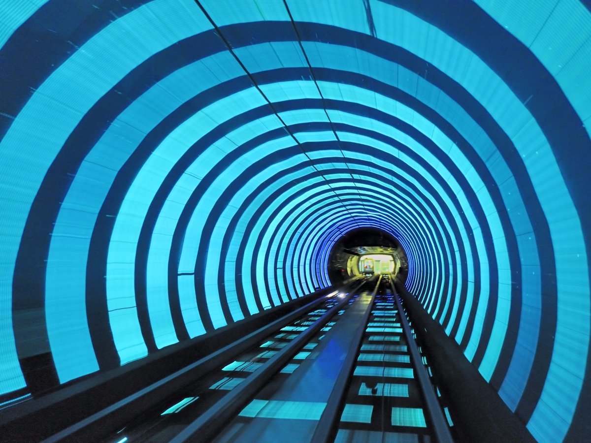 Тунель Bund Sightseeing, Шанхай, Китай.