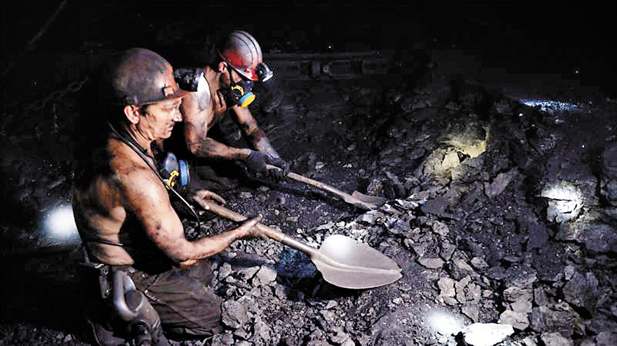 Хоча вугілля на Донбасі потроху видобувають, про повернення до довоєнних обсягів не йдеться. Фото з сайту gdb.rferl.org