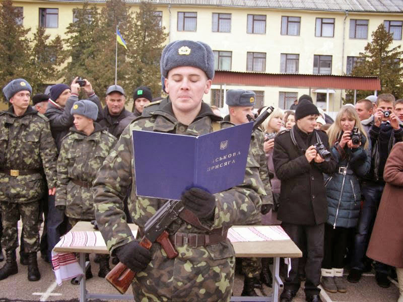 Звичний нині ритуал присяги на вірність Україні на початку 1992 року потребував неабиякої мужності й патріотизму