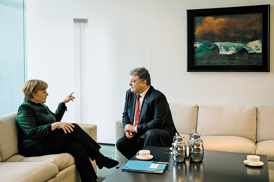 Ангела Меркель і Петро Порошенко обговорили зокрема й ситуацію на українському сході. Фото Михайла ПАЛІНЧАКА