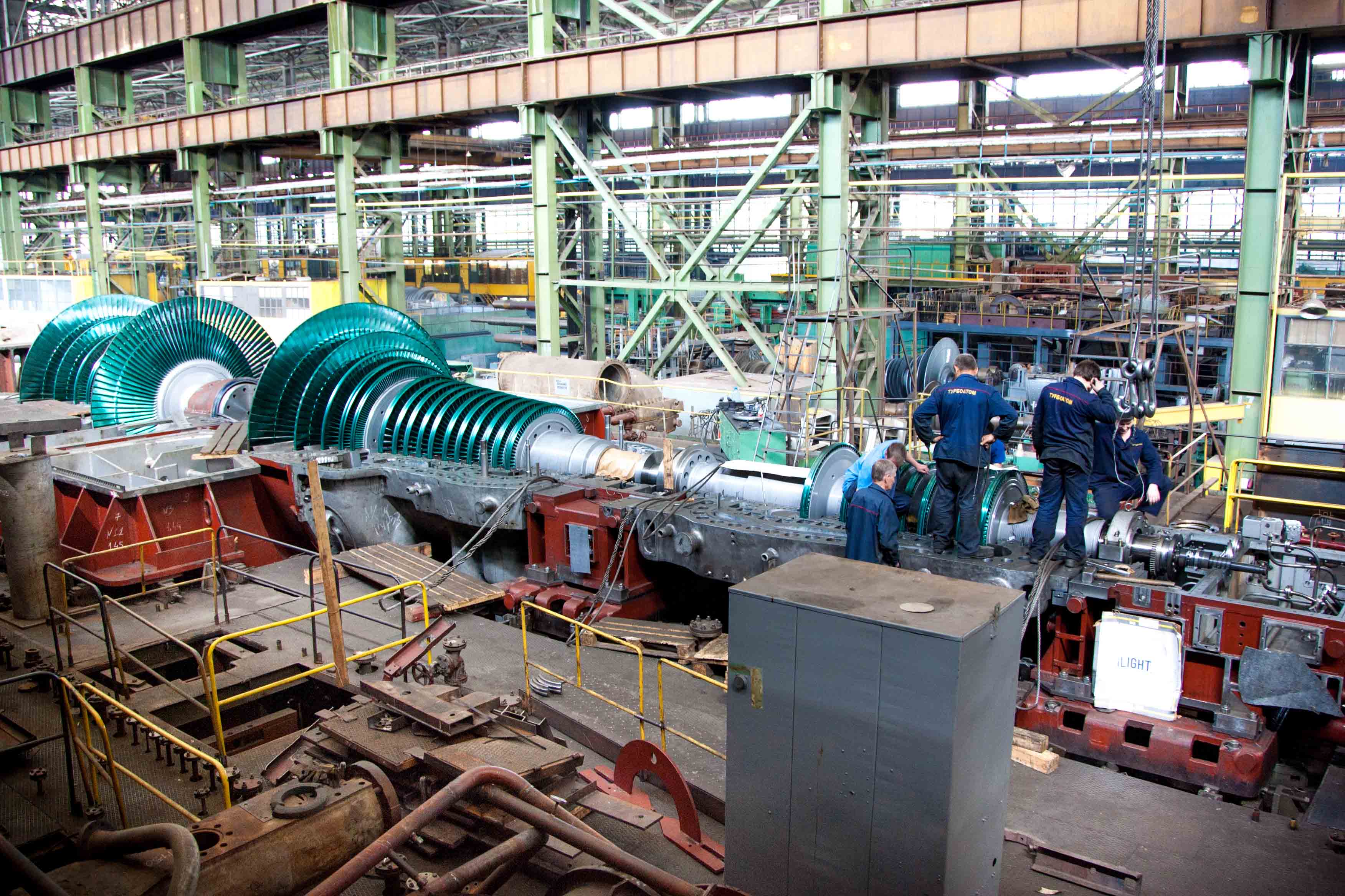 Збирання роторів на харківському ПАТ «Турбоатом», яке є дуже важливим підприємством в Україні. Фото з сайту turboatom.com.ua 