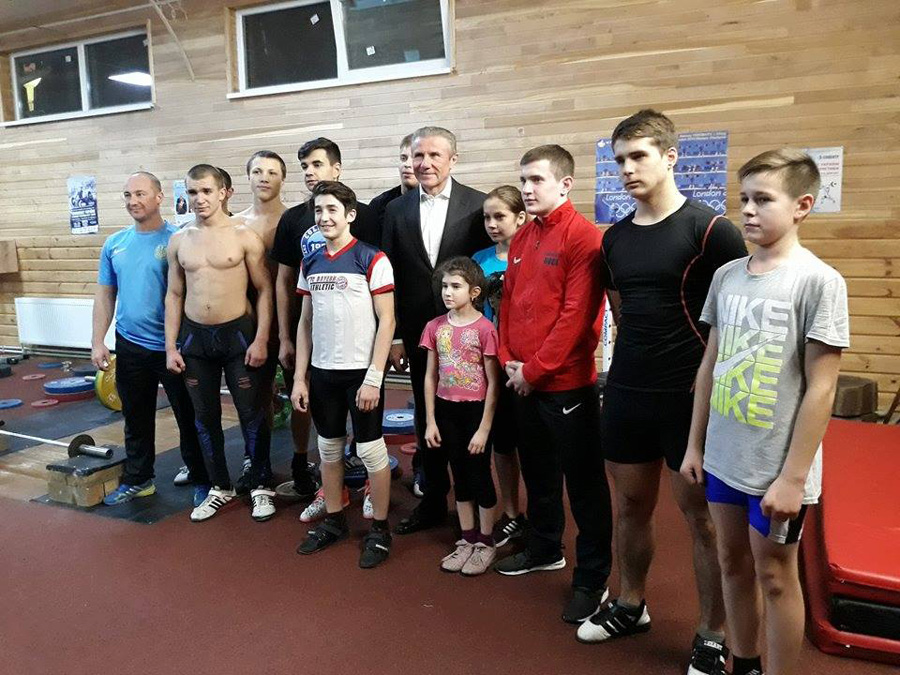 Доля Сергія Бубки, який свого часу 35 разів брав рекордну висоту, надихає нові покоління спортсменів. Фото прес-служби управління у справах спорту Луганської ОДА