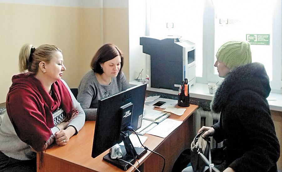 У Щастинському бюро правової допомоги можна безоплатно отримати консультацію з юридичних питань. Фото надане Головним територіальним управлінням юстиції у Луганській області