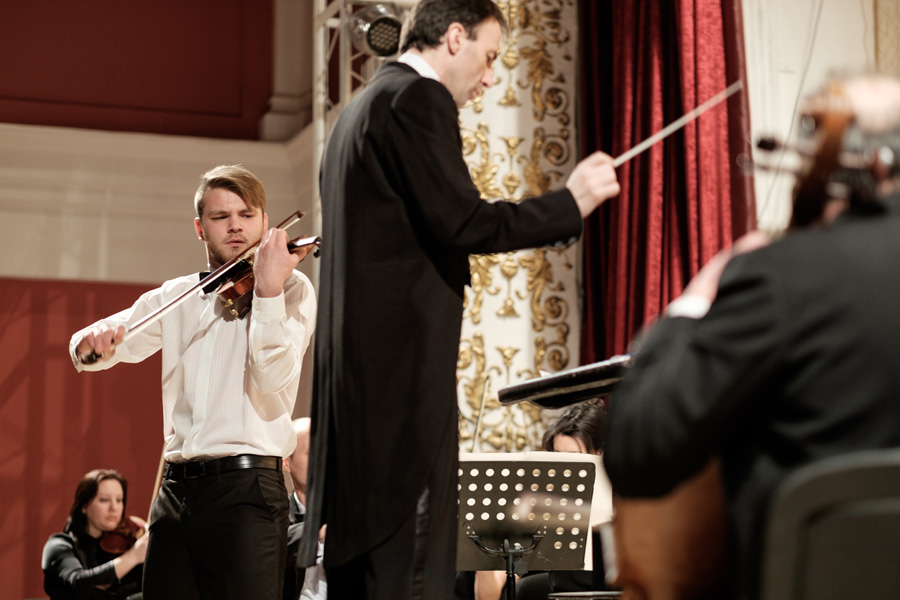 Концерти юного скрипаля збирають у Чернівцях аншлаги. Фото Василя САЛИГИ
