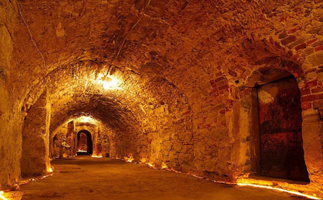 Провалля на одній з уманських вулиць; уманські підземелля ще чекають на дослідників. Фото надане автором