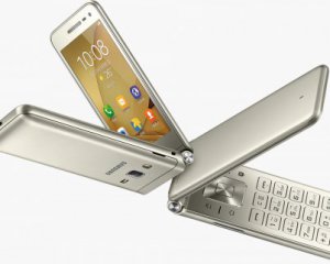 Samsung Galaxy Folder 2 працюватиме на операційній системі Android 6.0. Фото: yonhapnews 