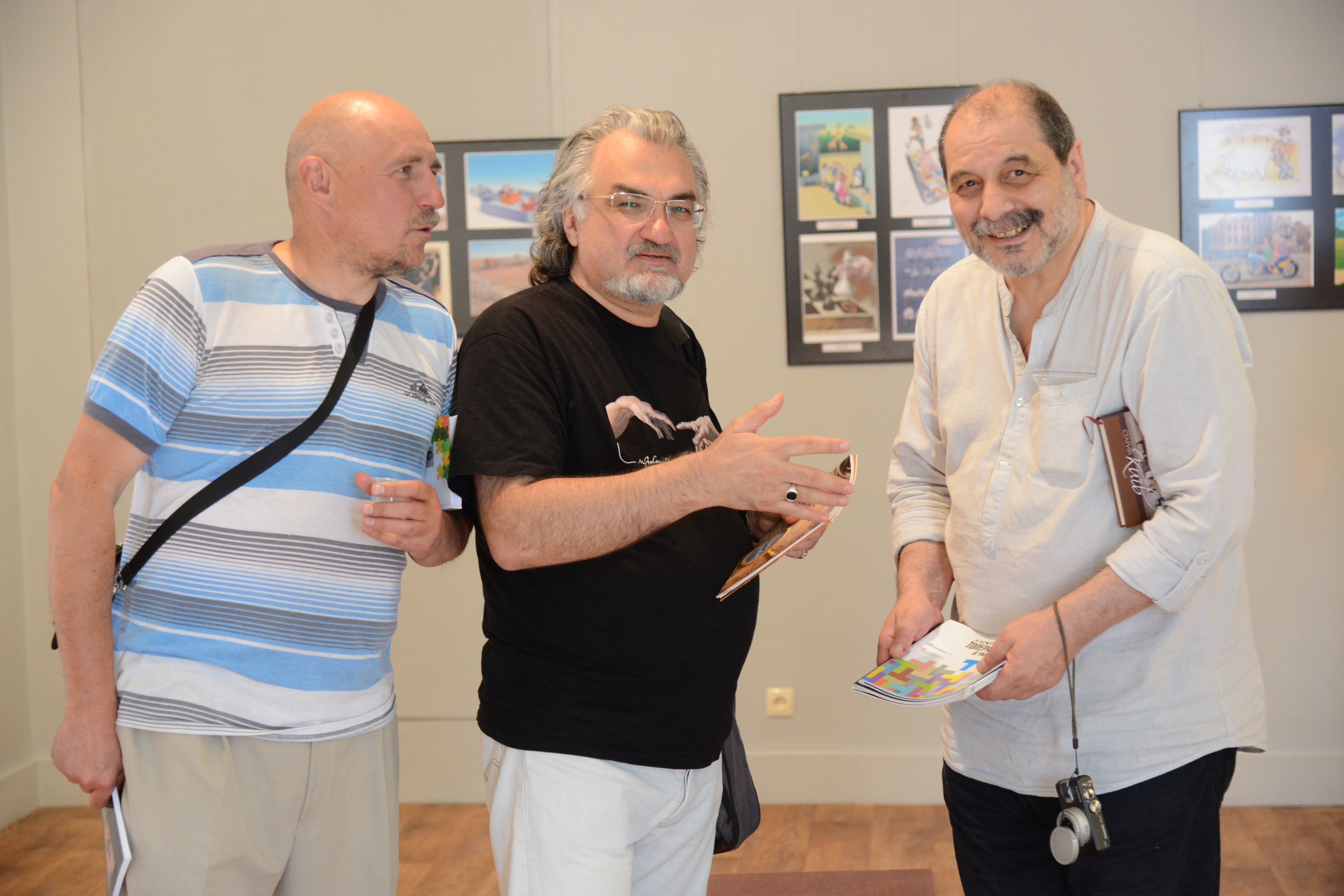 Натхненники виставки Костянтин Казанчев (праворуч) і Георгій Майоренко переконані, що творчість карикатуриста багатогранна