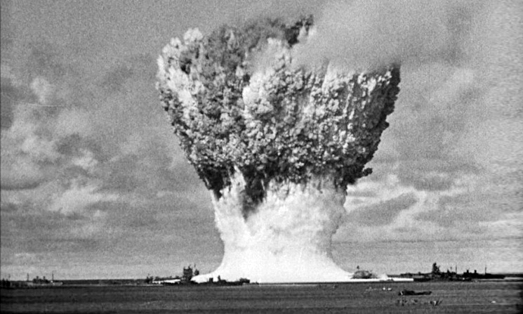 Атомний вибух, що мав бути підземним, призвів до викиду в атмосферу велетенських мас радіоактивного пилу