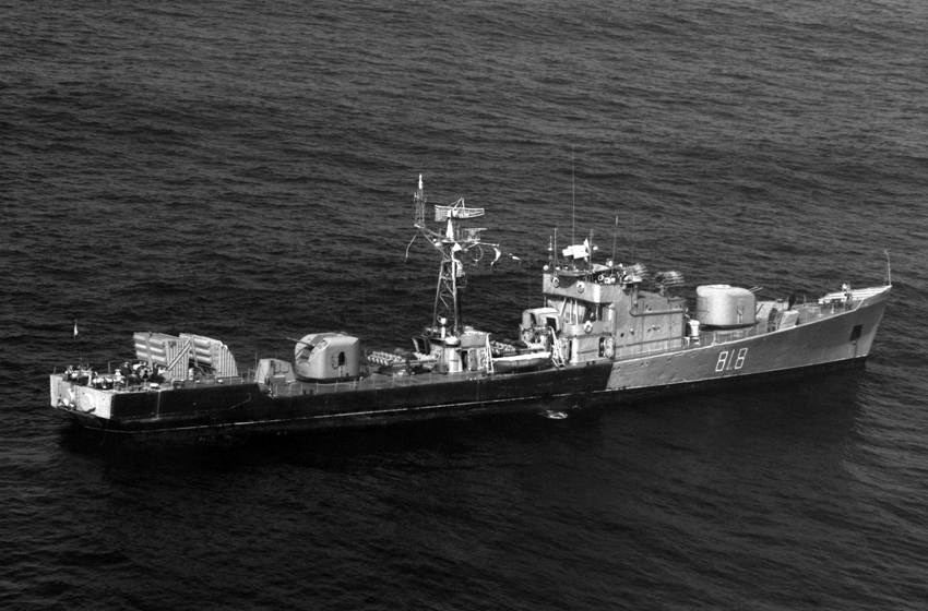 СКР-112 часто називають українською «Авророю», однак, на відміну від неї, судно влітку 1996 року порізали на металобрухт, не зберігши навіть якісних світлин корабля, що змушує використовувати фото однотипних сторожовиків.