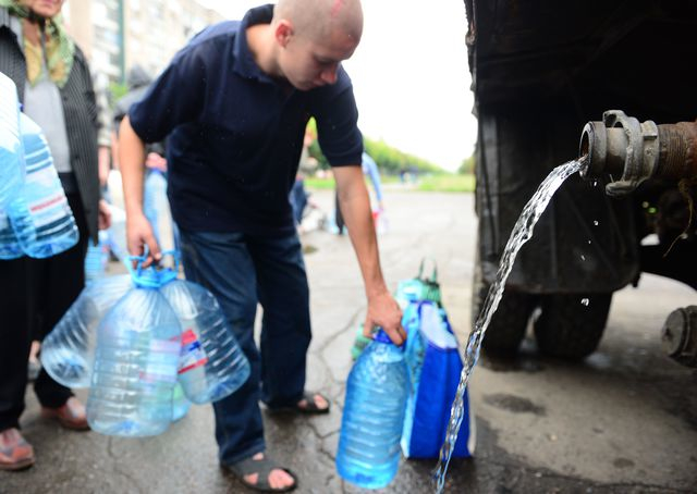 У місцевих жителів багато запитань щодо постачання якісної води. Фото з сайту uamoloda.kiev.ua