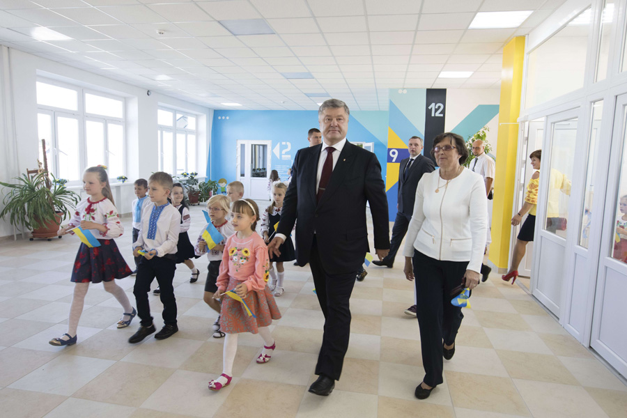 Петро Порошенко чітко демонструє головні завдання влади. Фото з сайту president.gov.ua