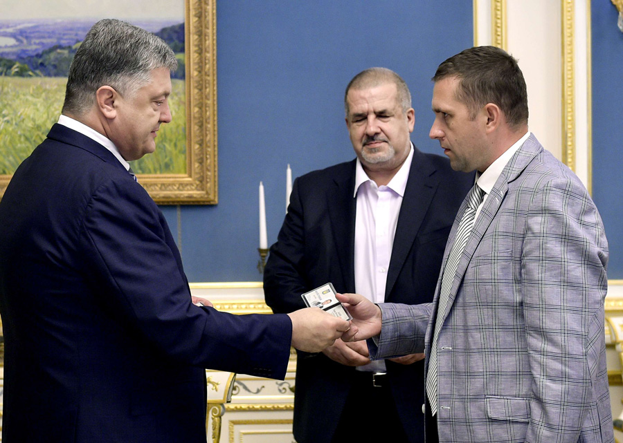 Президент переконаний у фаховості Бориса Бабіна (праворуч). Фото з сайту president.gov.ua
