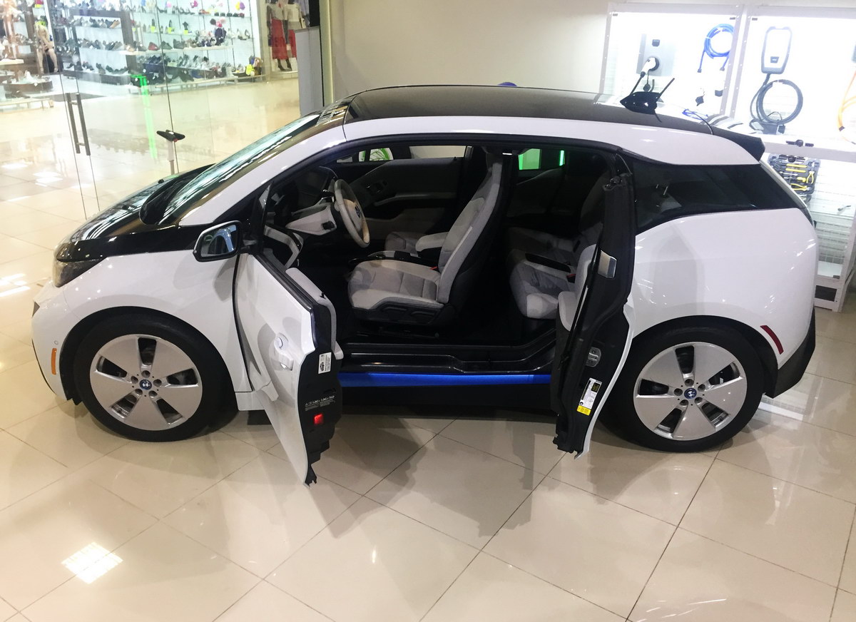 Оновлений електрокар i3 