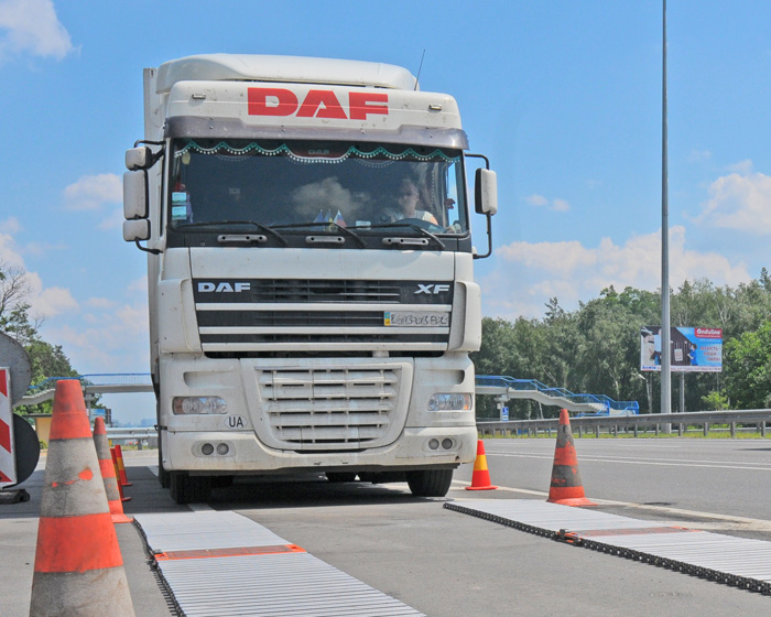 Мобільні зважувальні комплекси планують розмістити на всіх головних магістралях Рівненщини. Фото з архiву редакцiї