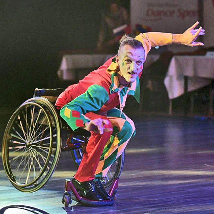 Іван Сівак виборов «золото» в категорії Singl men 2. Фото з сайту facebook.com/ParaDanceSport