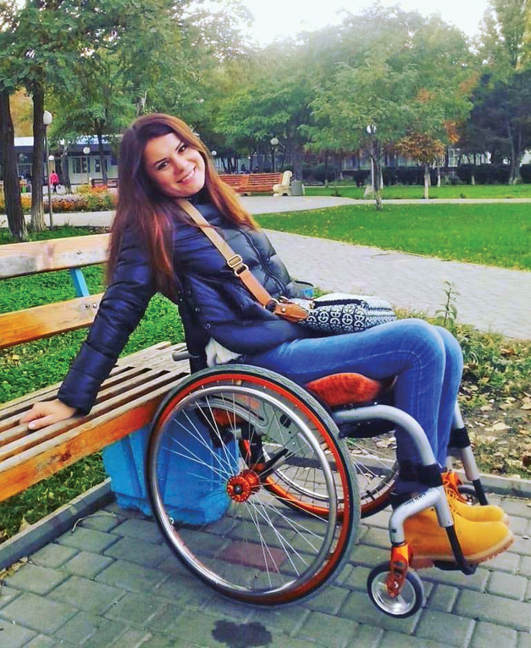 Юлія Ресенчук, дівчина, яка творить революцію у нашій свідомості щодо людей з інвалідністю. Фото з сайту humanrights.org.ua