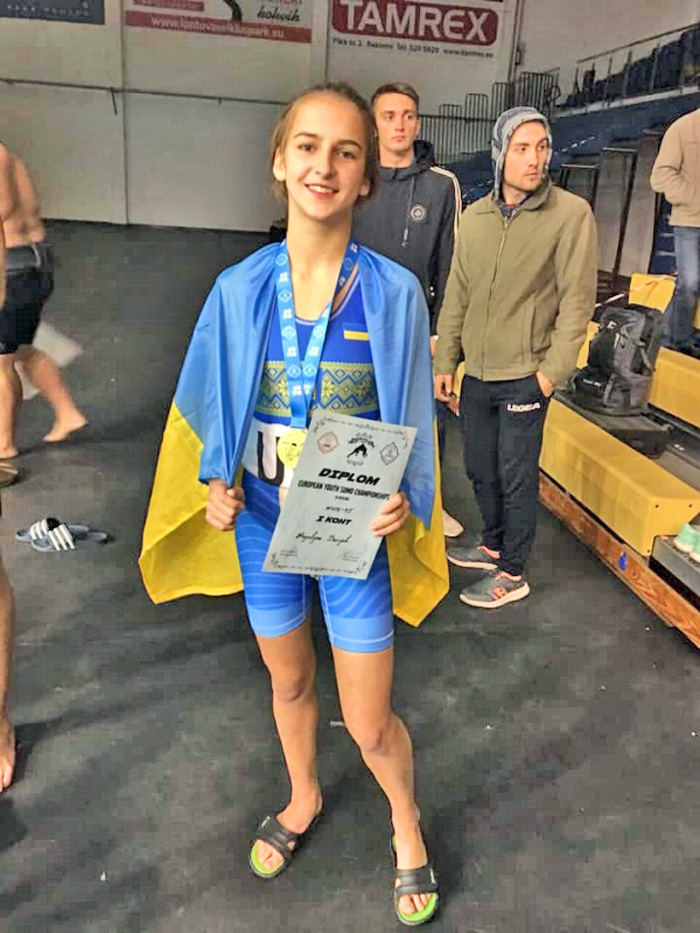 Золота медаль чемпіонату Європи та диплом переможця у Христини Басич. Фото надав автор