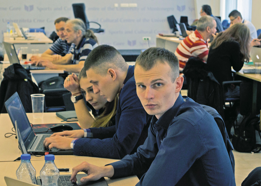 Зв’язківці Збройних сил України посіли переможні місця у змаганні фахівців з програмування НАТО — «TIDE Hackathon 2018». Фото з сайту mil.gov.ua