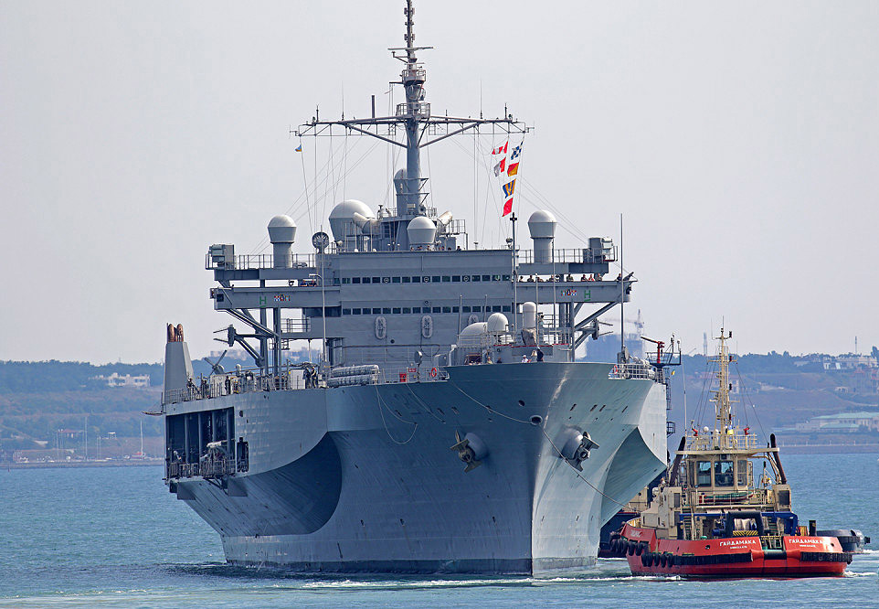 На борту флагманського корабля Шостого флоту США «Mount Whitney» (LCC-20) розмістився штаб командування навчаннями «Сі Бриз-2018. Фото з сайту dumskaya.net
