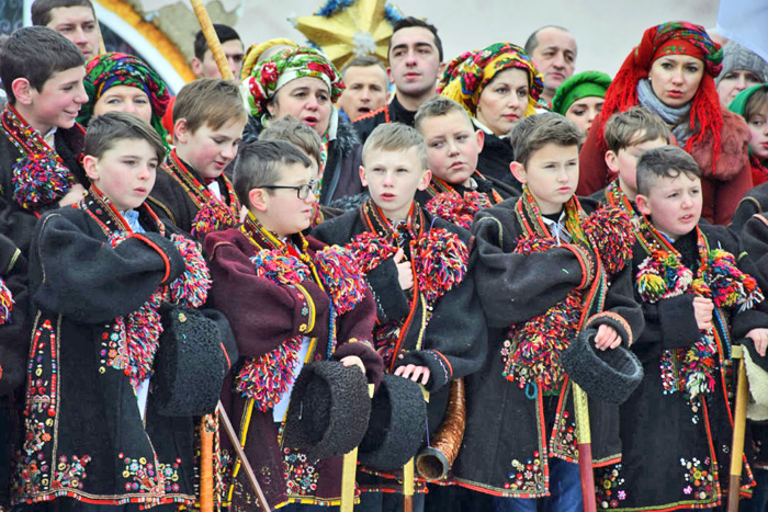 Гімн України для кожного закарпатця наповнений особливим змістом. Фото прес-служби Закарпатської облдержадміністрації