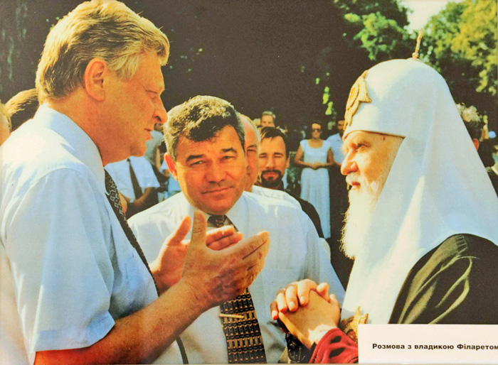 Анатолій Кукоба, голова Полтавської ОДА (2000—2003), з владикою Філаретом