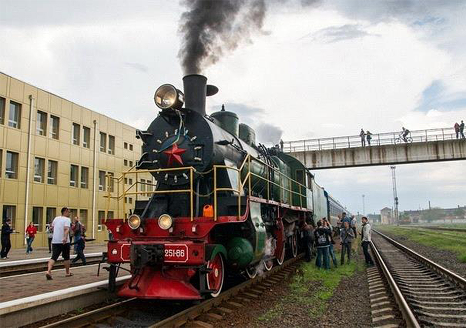 На знімку: паровоз і в XXI столітті почуває себе добре. Фото з сайту provce.ck.ua