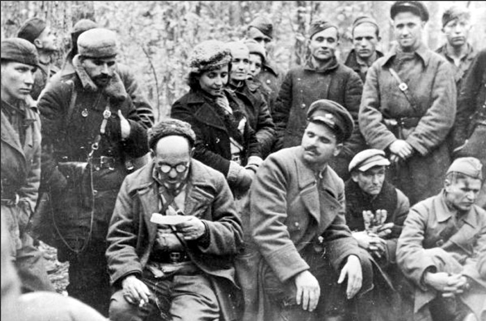 Доказ наказу про вбивство Семена Руднєва — присвоєння йому ще 4 січня 1944 року звання Героя посмертно, яким безвісти зниклих не відзначали