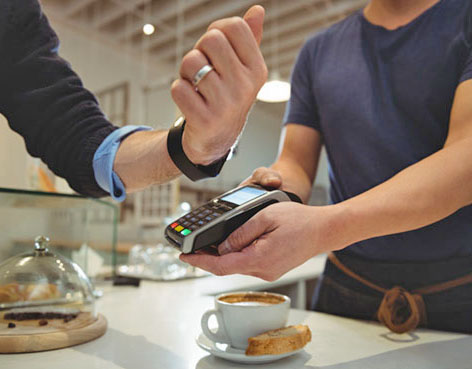 Усе більше споживачів фінпослуг віддають перевагу електронним засобам сплати. Фото з сайту ey.com