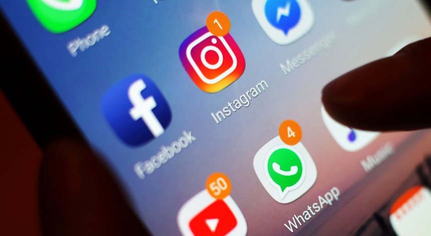 Додатки від Instagram та WhatsApp: Тільки на екрані мобільного телефону імена дочірніх підприємств поки що залишаться незмінними Yui Mok / PA Wire / DPA
