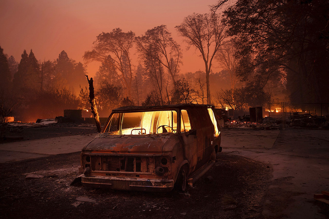 У 2018 року лісова пожежа практично повністю знищив місто Парадайс в штаті Каліфорнія (США). Credit: Noah Berger / AP / East News