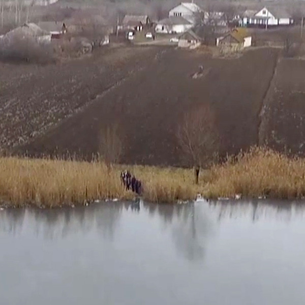 Цього року водойми якщо і вкриваються льодом, то дуже ненадійним. Фото з сайту tsn.ua