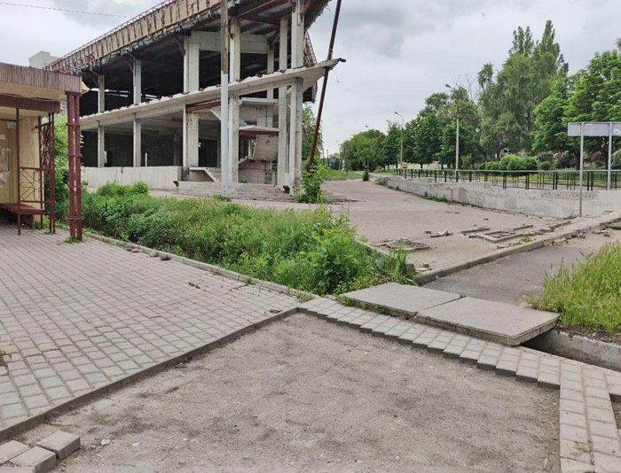 Пустка і занедбаність – так можна визначити сьогодення окупованої частини Донбасу. Фото з сайту antikor.com.ua