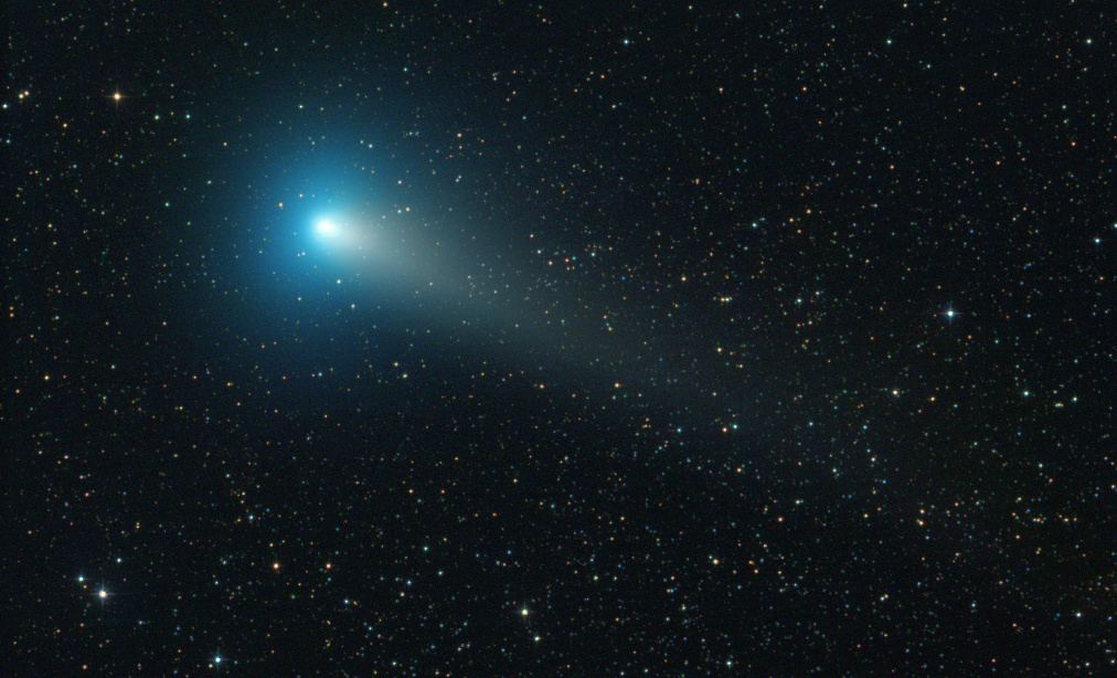 «Мамою» метеоритного потоку є комета 21P / Джакобіні-Ціннера, коли вона близька до перигелію, трапляються такі яскраві спалахи активності і метеорні дощі.