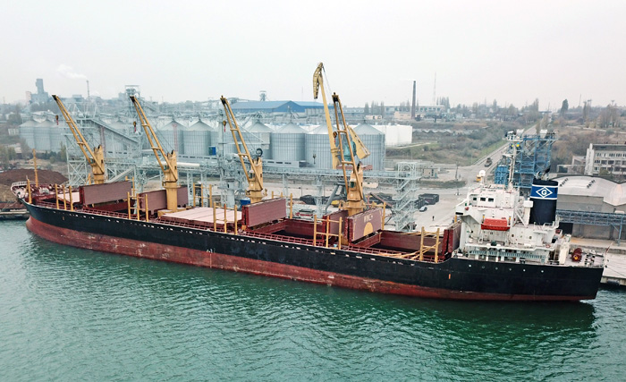 Морські порти України за три квартали 2020 року обробили 118,78 мільйона тонн вантажів. За підрахунками фахівців Світового банку, могли б удвічі більше. Фото надав автор