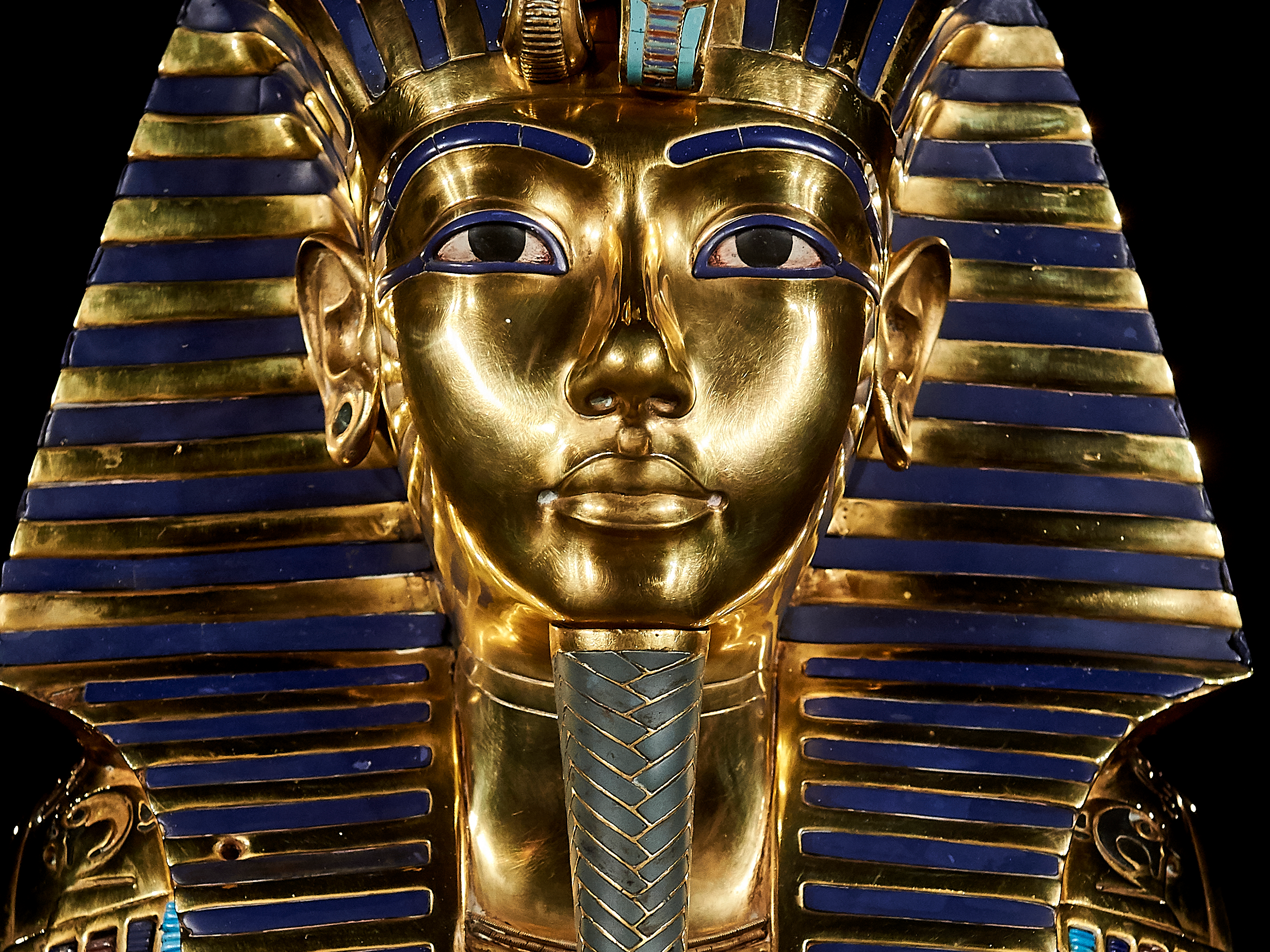 Borja B. Hojas / Getty Images Репліка похоронної маски фараона Тутанхамона